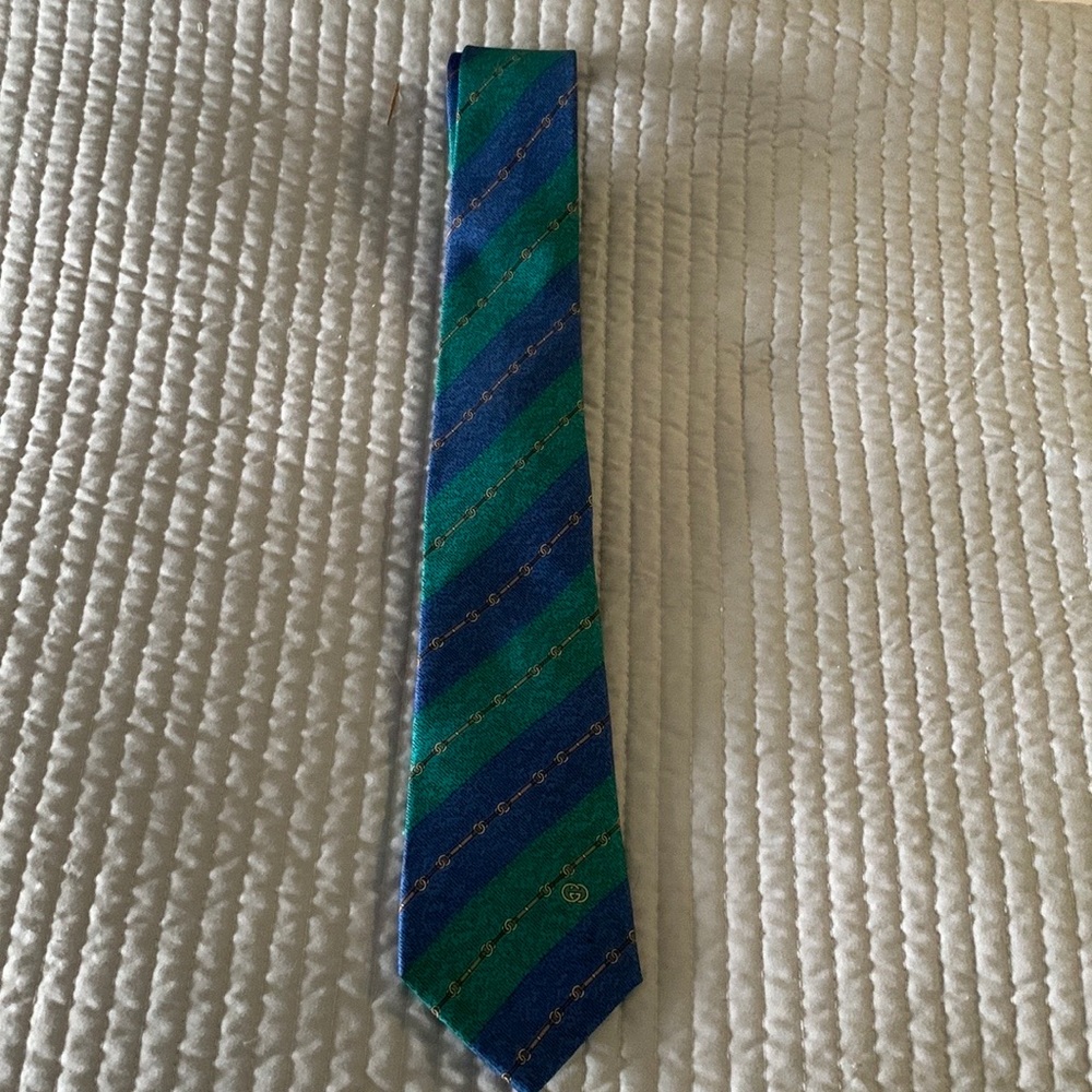 Men’s Gucci tie